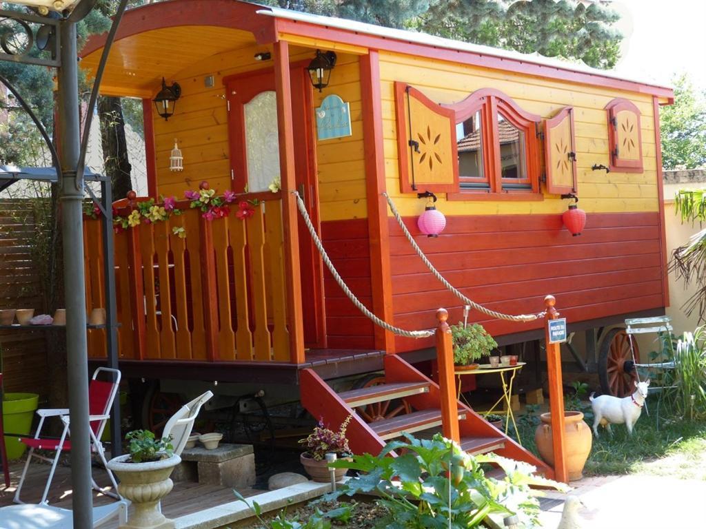 Maison D'Hotes Et Roulotte" Le 6 Bis" Romans-sur-Isere Ngoại thất bức ảnh