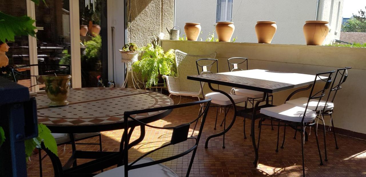 Maison D'Hotes Et Roulotte" Le 6 Bis" Romans-sur-Isere Ngoại thất bức ảnh