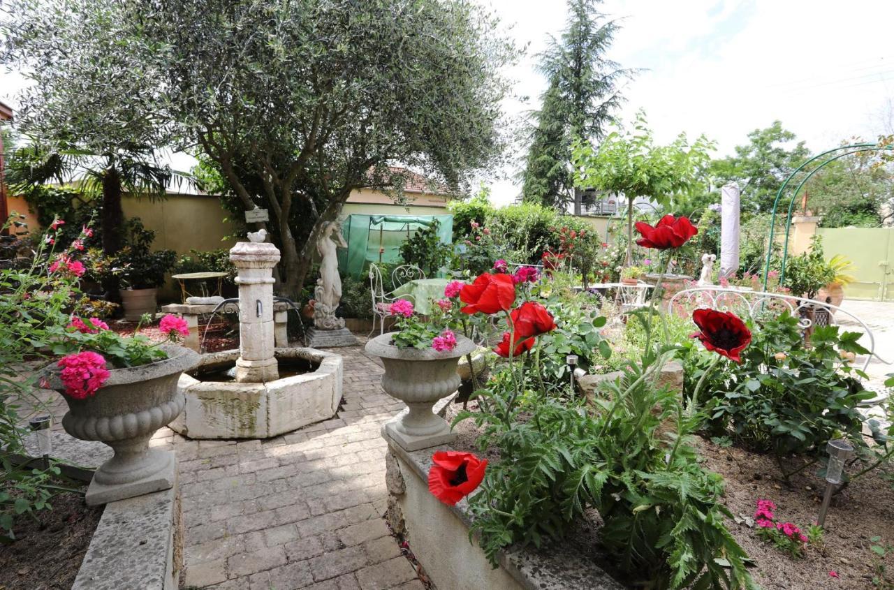 Maison D'Hotes Et Roulotte" Le 6 Bis" Romans-sur-Isere Ngoại thất bức ảnh
