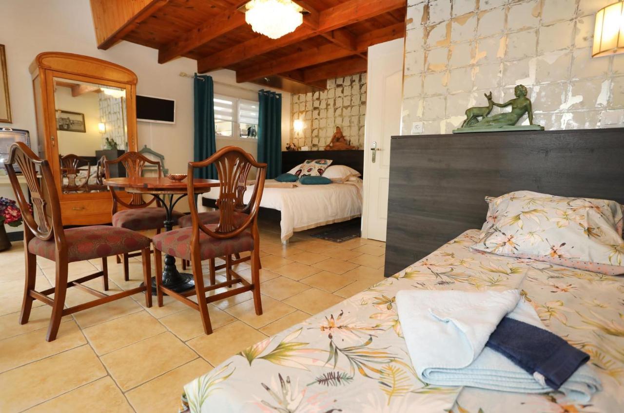 Maison D'Hotes Et Roulotte" Le 6 Bis" Romans-sur-Isere Ngoại thất bức ảnh