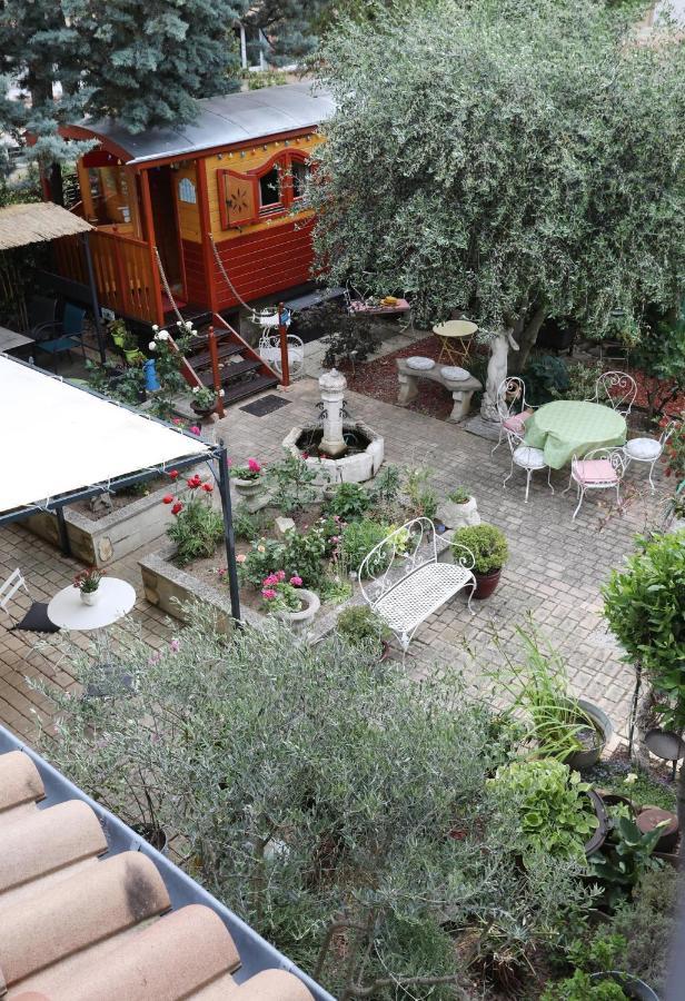 Maison D'Hotes Et Roulotte" Le 6 Bis" Romans-sur-Isere Ngoại thất bức ảnh